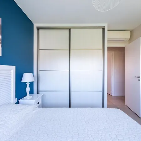 Happyfew Les Oliviers אנטיב